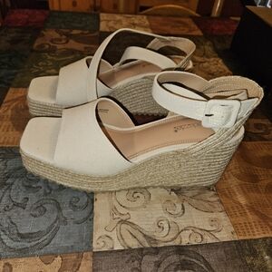 Wedge sandals